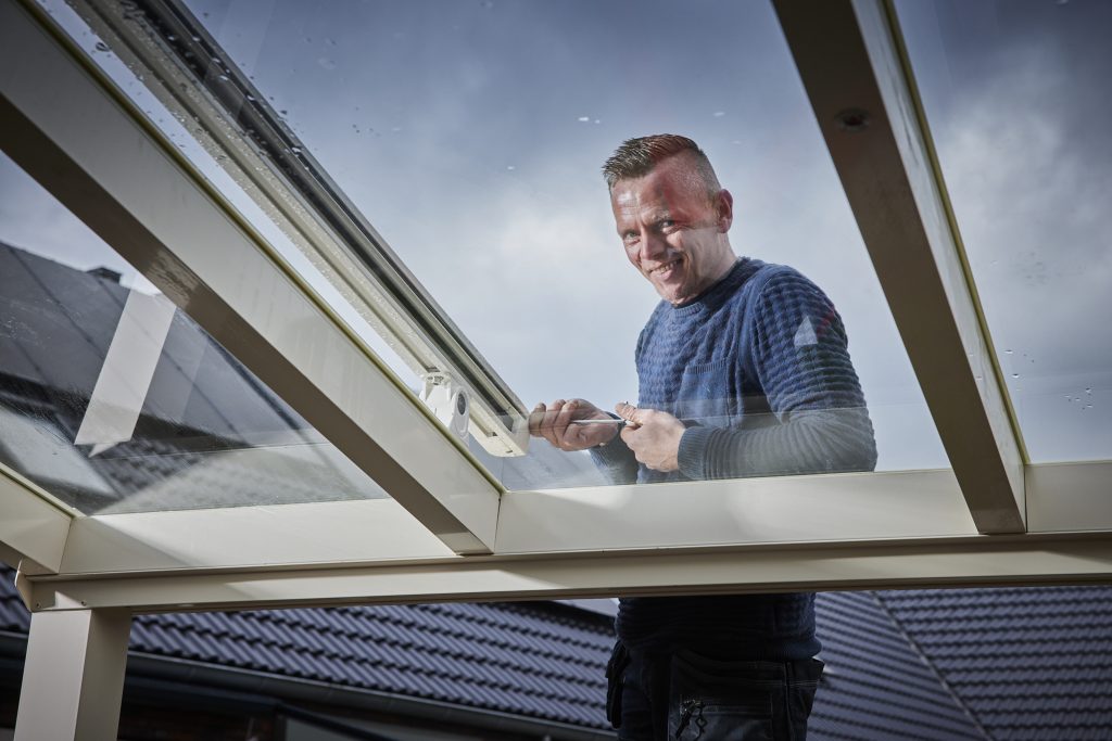 Pergola-zonwering en veranda's bij Knarrenhof Hardenberg, geplaatst door VELZL (foto 2)