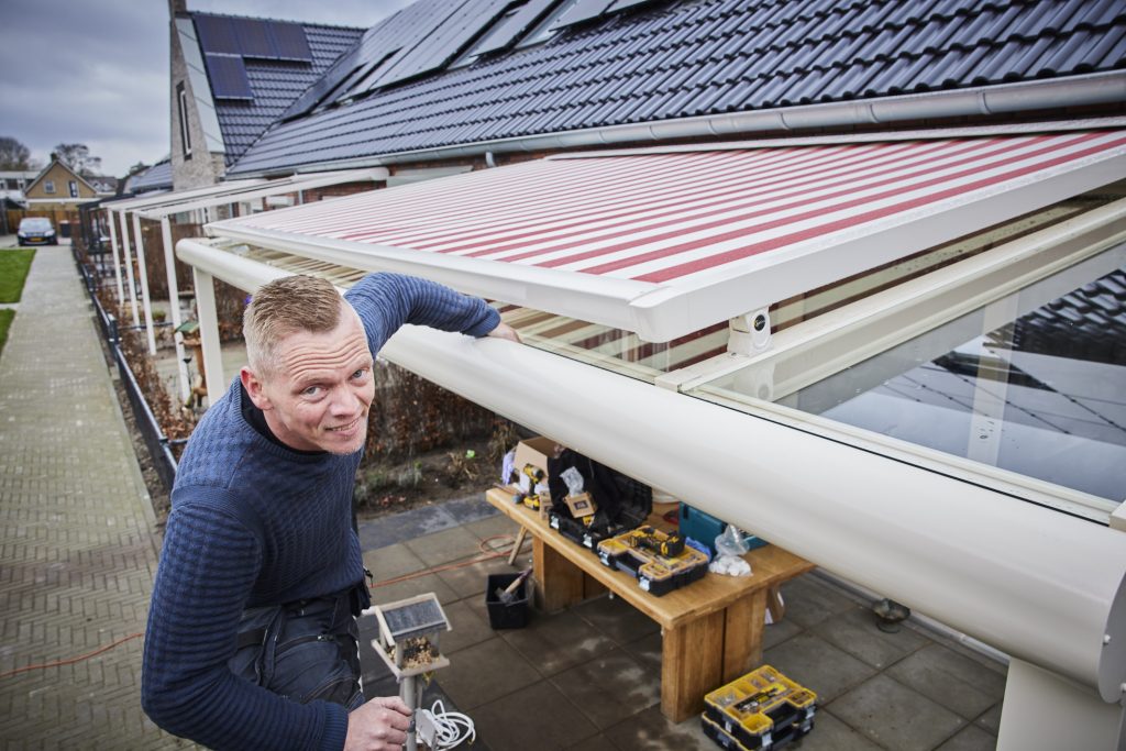 Pergola-zonwering en veranda's bij Knarrenhof Hardenberg, geplaatst door VELZL (foto 3)