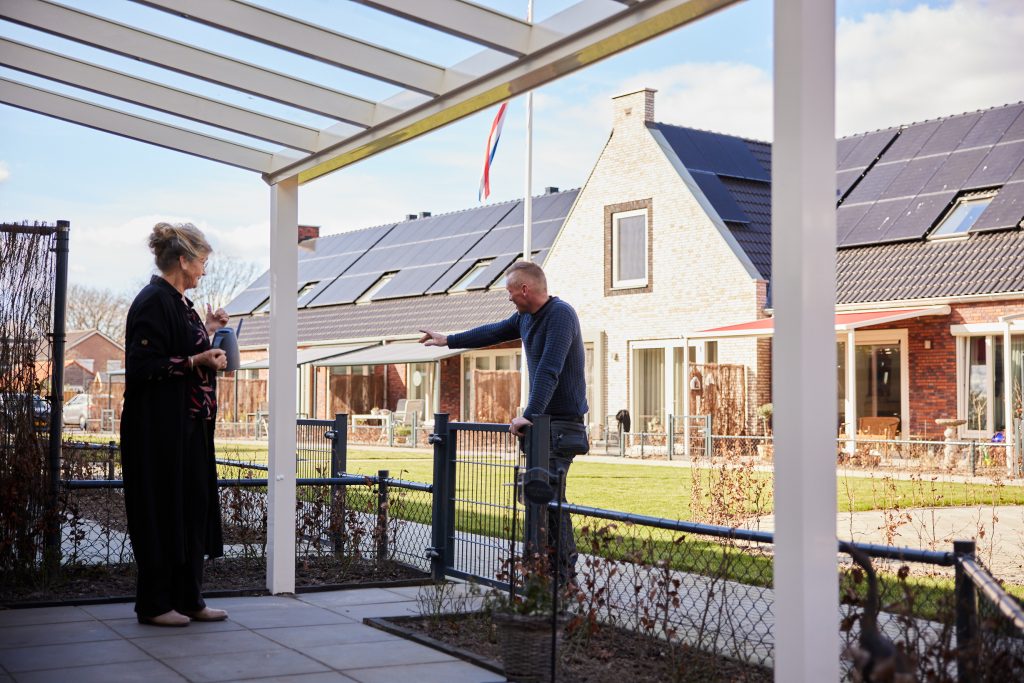 Pergola-zonwering en veranda's bij Knarrenhof Hardenberg, geplaatst door VELZL (foto 9)