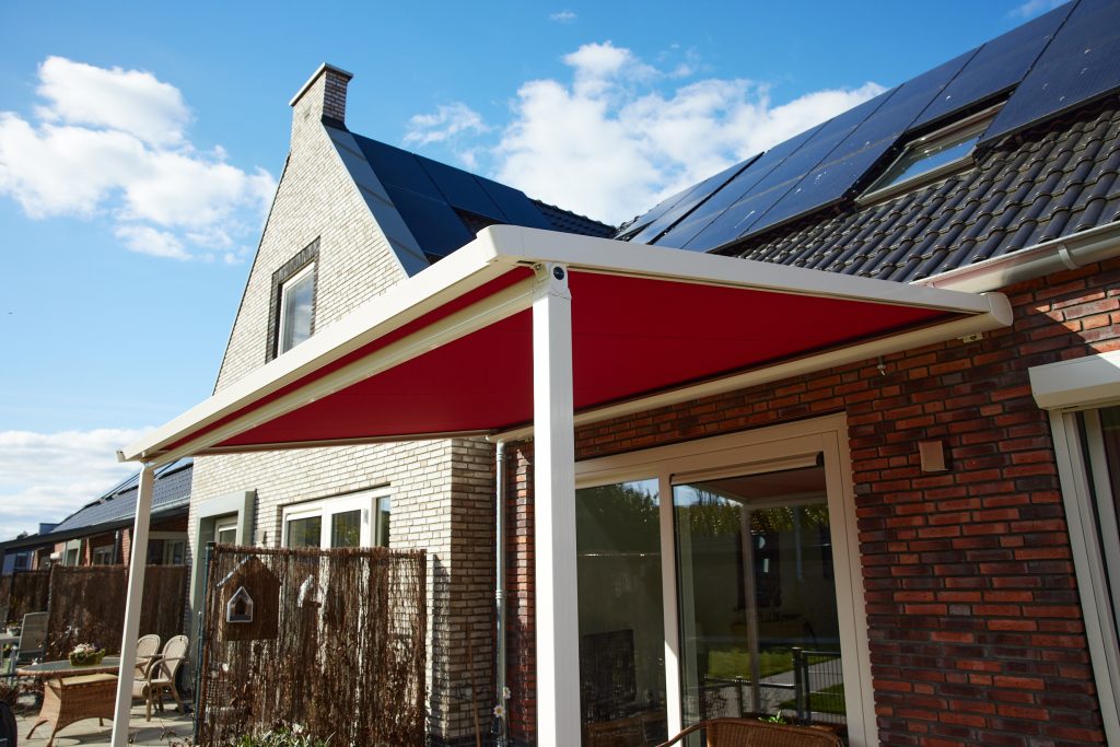 Pergola-zonwering en veranda's bij Knarrenhof Hardenberg, geplaatst door VELZL (foto 5)