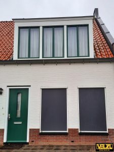 Screen met witte omkasting en antraciet doek