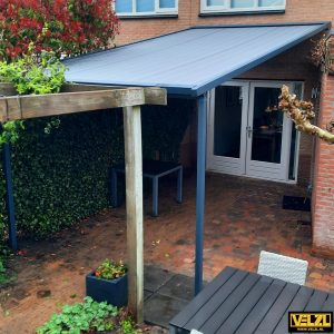 Pergola zonwering van 5,5 meter diep windvast