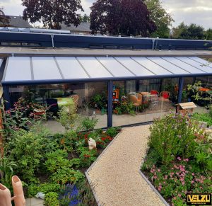 Grote tuinkamer met polycarbonaat dak